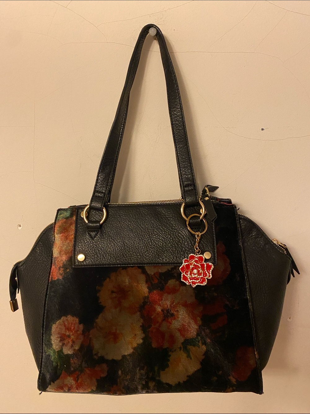 NEW Cond. Old-World Floral Gorgeous Enzo Angiolini Bag